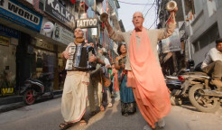 Rishikesh Kirtan Fest – In Service To His Divine Grace