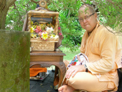 Devotees Gather in ISKCON Vrindavan to Celebrate the Life of Bhakti Visrambha Madhava Swami