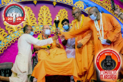 H.H. Jayapataka Swami Lights the TOVP Victory Torch to Launch the 2024 Marathon