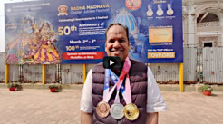Braja Vilasa Prabhu Unveils the Prabhupada Paschatya Desha Tarine Centennial Medallions