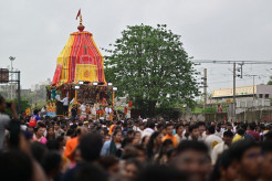 ISKCON Surat Hosts 1.5 km Long Rathayatra, Distributing Thousands of Books on Parade Path