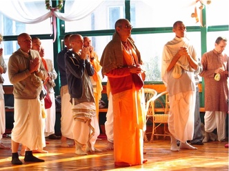Devotees Learn About Guru-Disciple Relationship at Ukraine Retreat